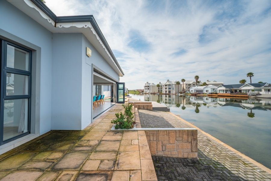 5 Bedroom Property for Sale in Marina Martinique Eastern Cape